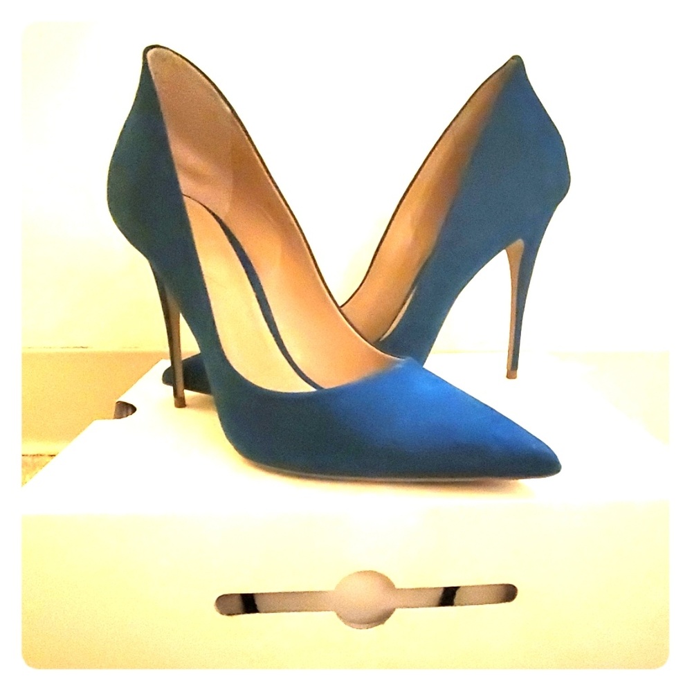 Turquoise heels